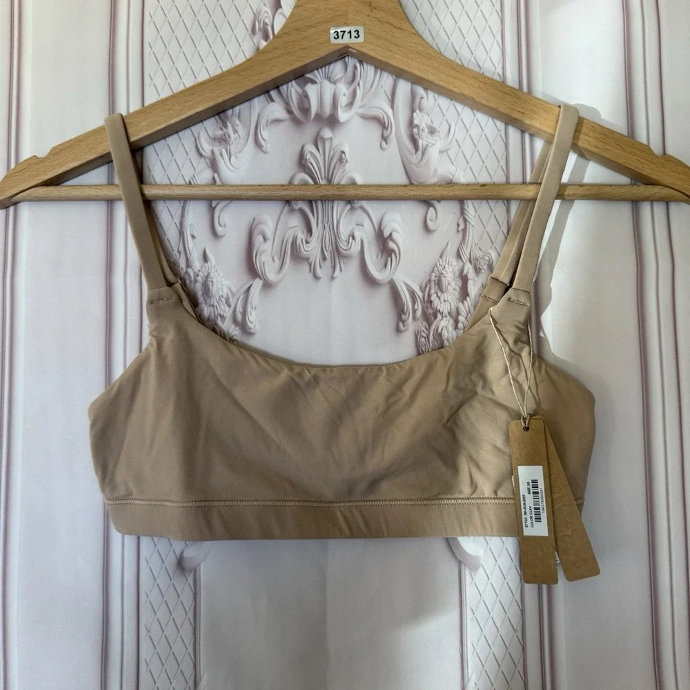 SKIMS Fits Everybody Scoop Neck Bralette Bra In Clay Wireless Size XS NWT